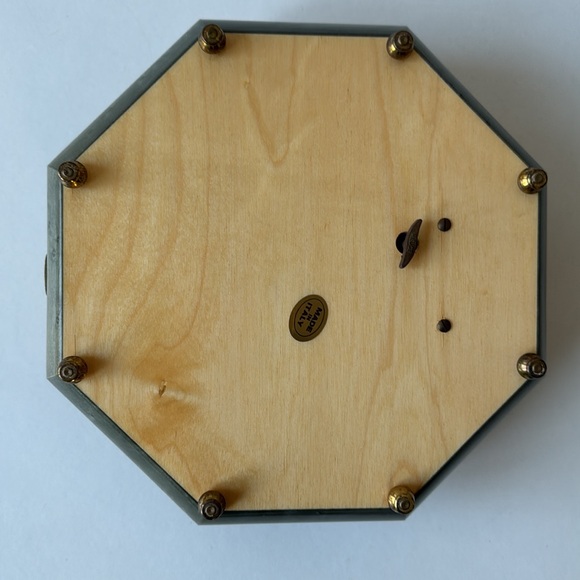 Vintage Inlaid & Lacquered Wood Ruege Music Jewelry Box Plays Song “Yesterday” - Picture 6 of 8